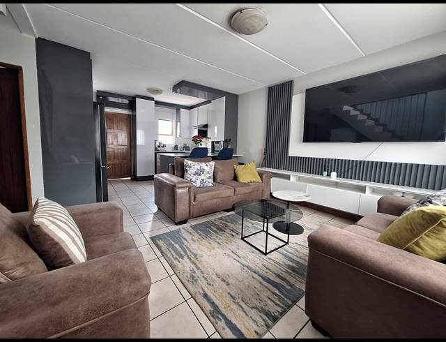 2 BEDROOM FLAT FOR SALE IN HEIDELBERG CENTRAL